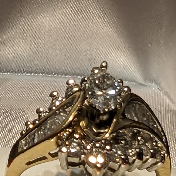Ring - Picture 3 of 7